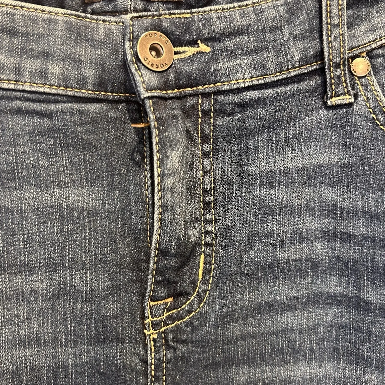 Torrid Womens Size 18 Mid Rise Crop Boyfriend Jeans Dark Wash Raw Hem Stretch - Image 3