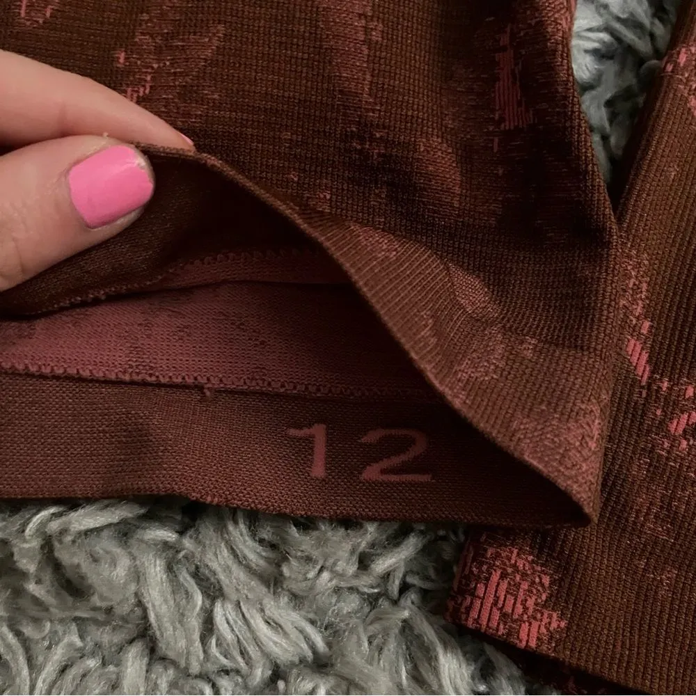 Lululemon swiftly tech long sleeve race length size 12 - Image 2