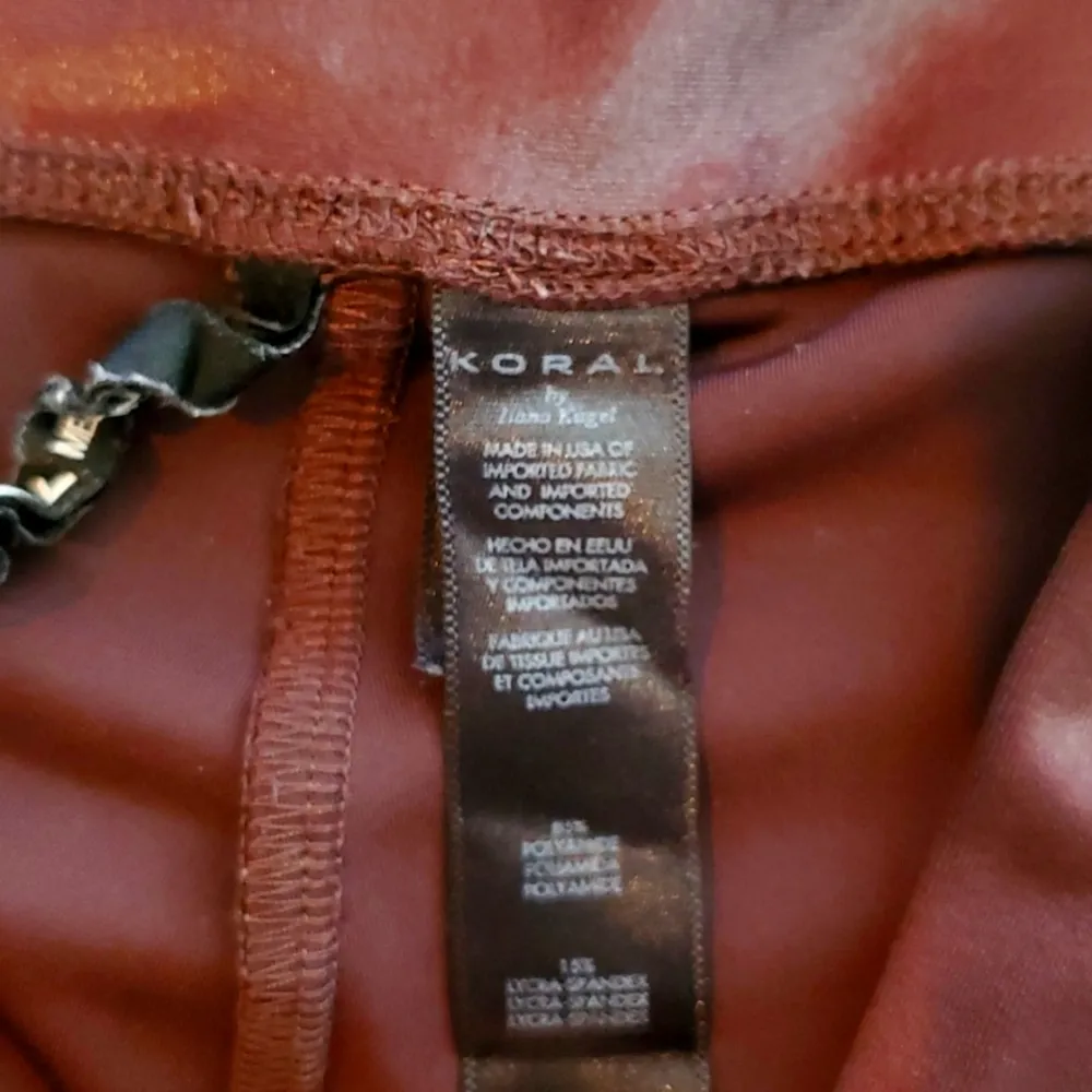 Koral Faux Leather Bordeaux 3/4 Leggings. - Image 2