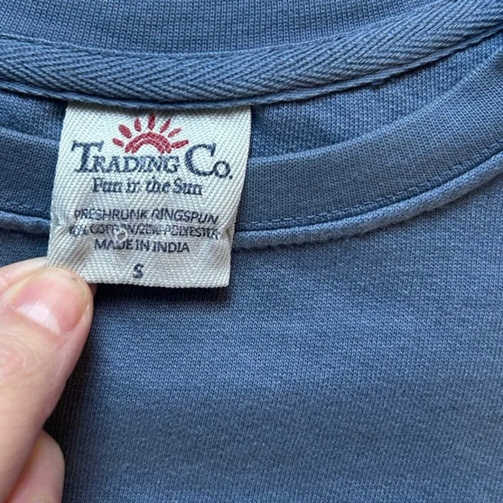 Trading Co. Clearwater Beach Crewneck women size Small Sweatshirt Preppy Blue - Image 4