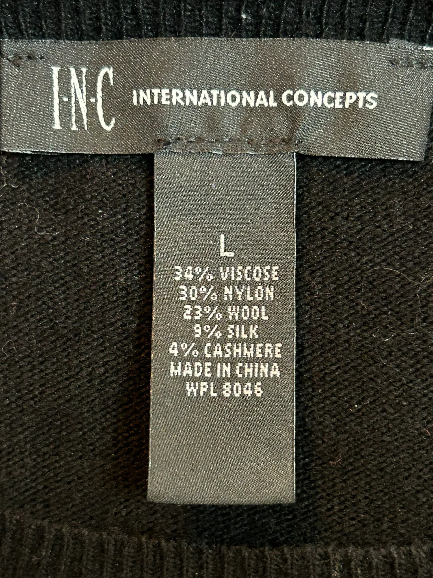 Women's stylish sweater . Size L. $20. - Image 6