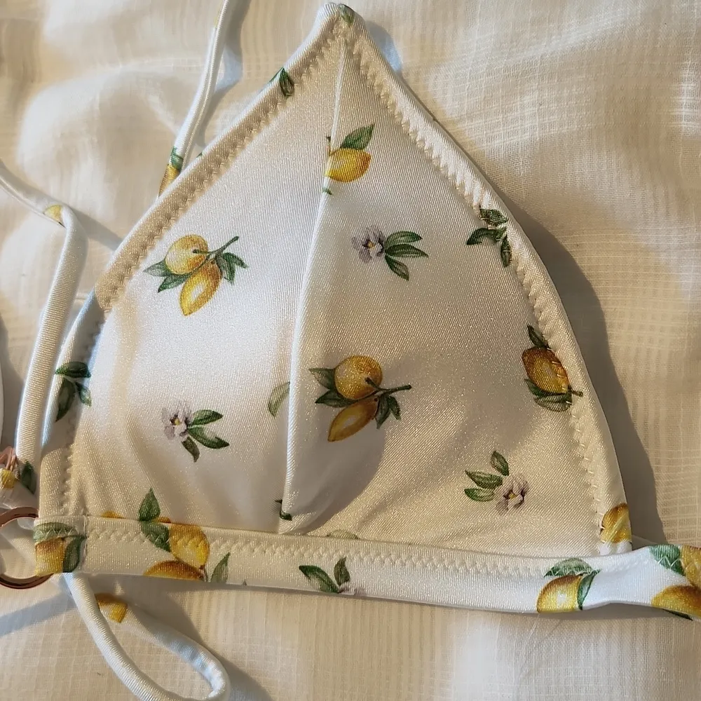 White lemon print bikini - Image 3