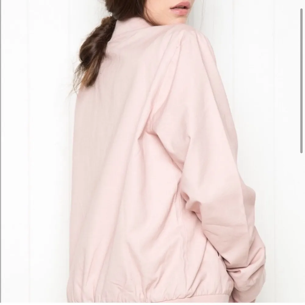 Brandy Melville Kasey Bomber Jacket Pink One Size - Image 3