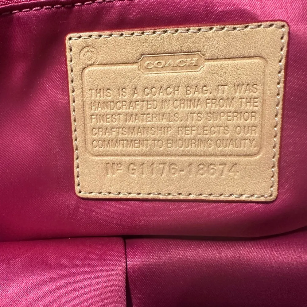 Coach  Red Croc-Embossed Tote Bag - Image 16