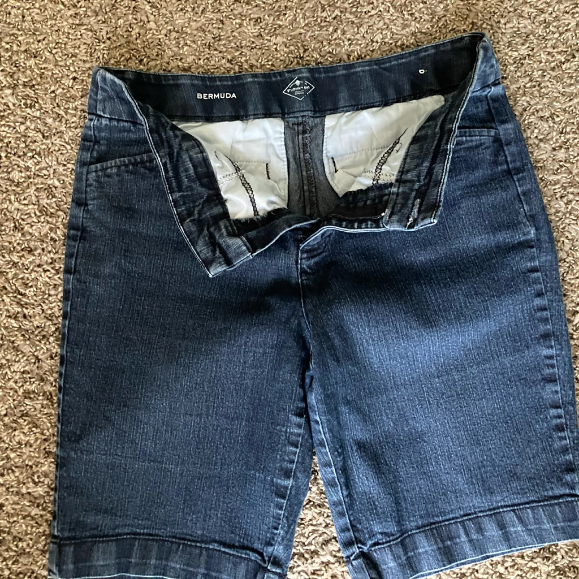 St. John’s Bay Bermuda Stretch Denim Shorts Dark Wash Excellent Cond - Image 9