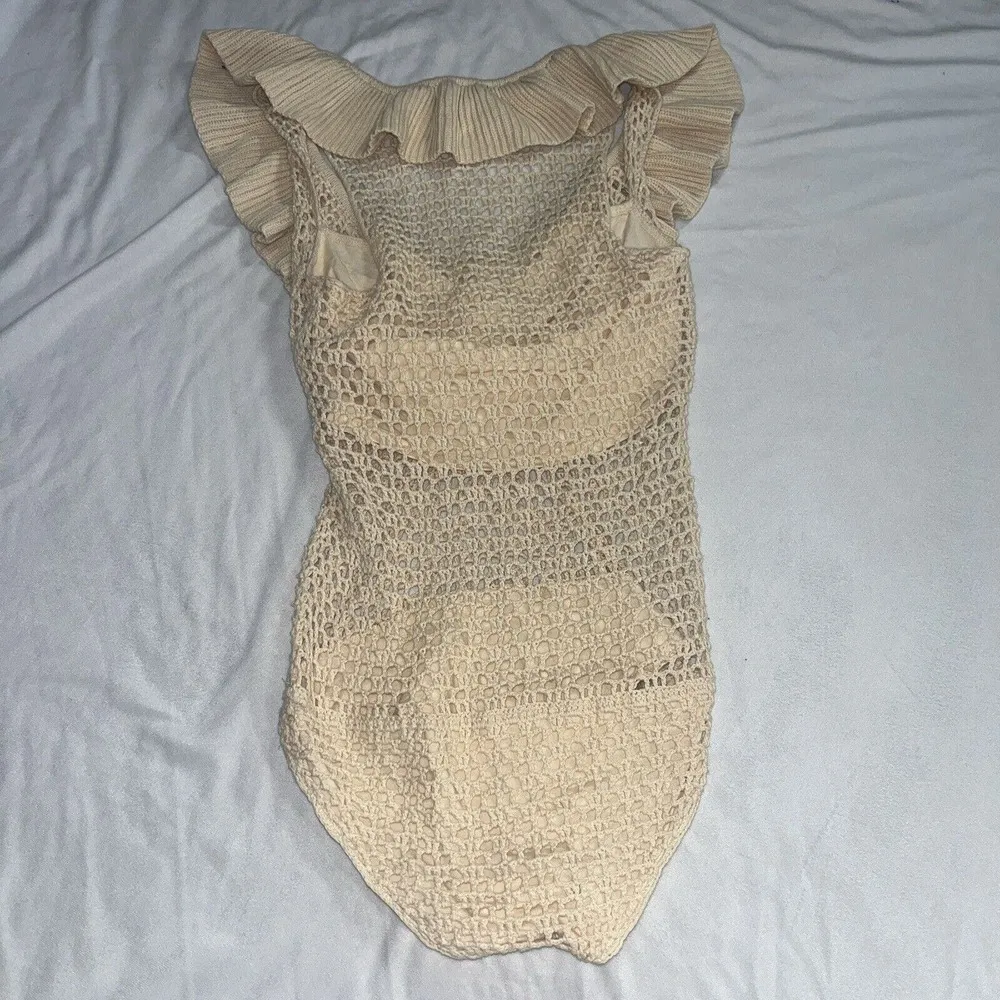 XS Crochet Ruffle Jersey Bandeau Bodysuit in Tea KENDALL + KYLIE - Image 8