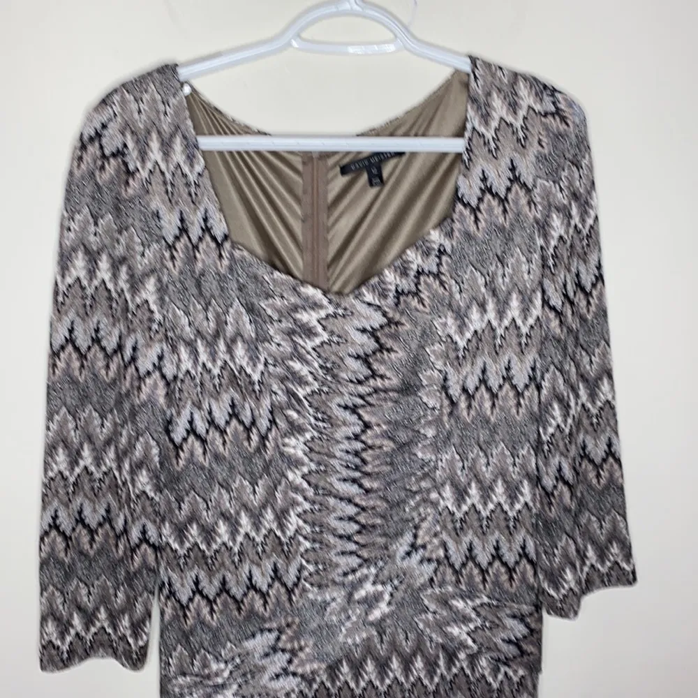 David Meister feathered chevron faux wrap evening dress size 12 - Image 3