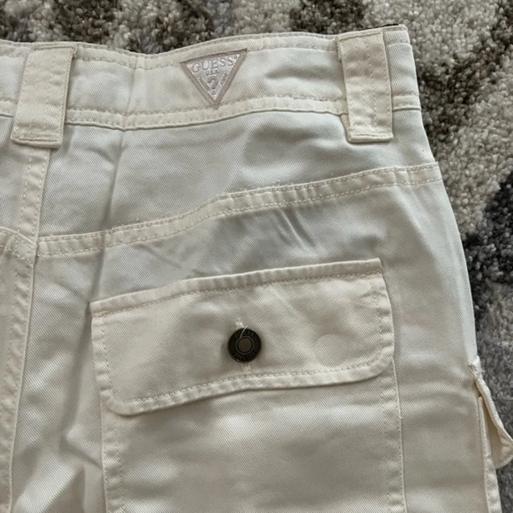 Guess Eco Iris Cargo Short sz 26 - Image 9