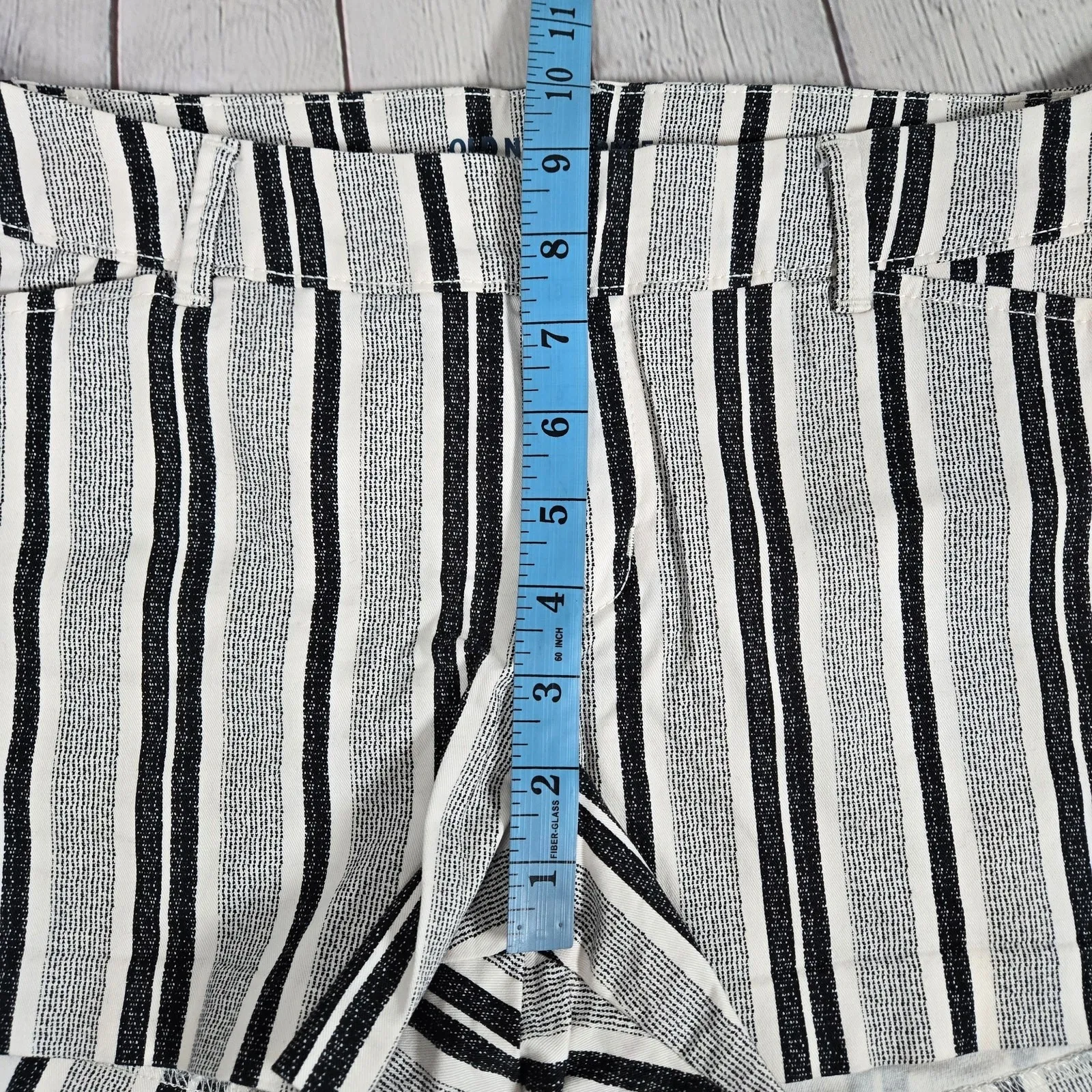 Old Navy  Pixie Mid Rise Chino Shorts‎ New Black Stripe 4 - Image 8