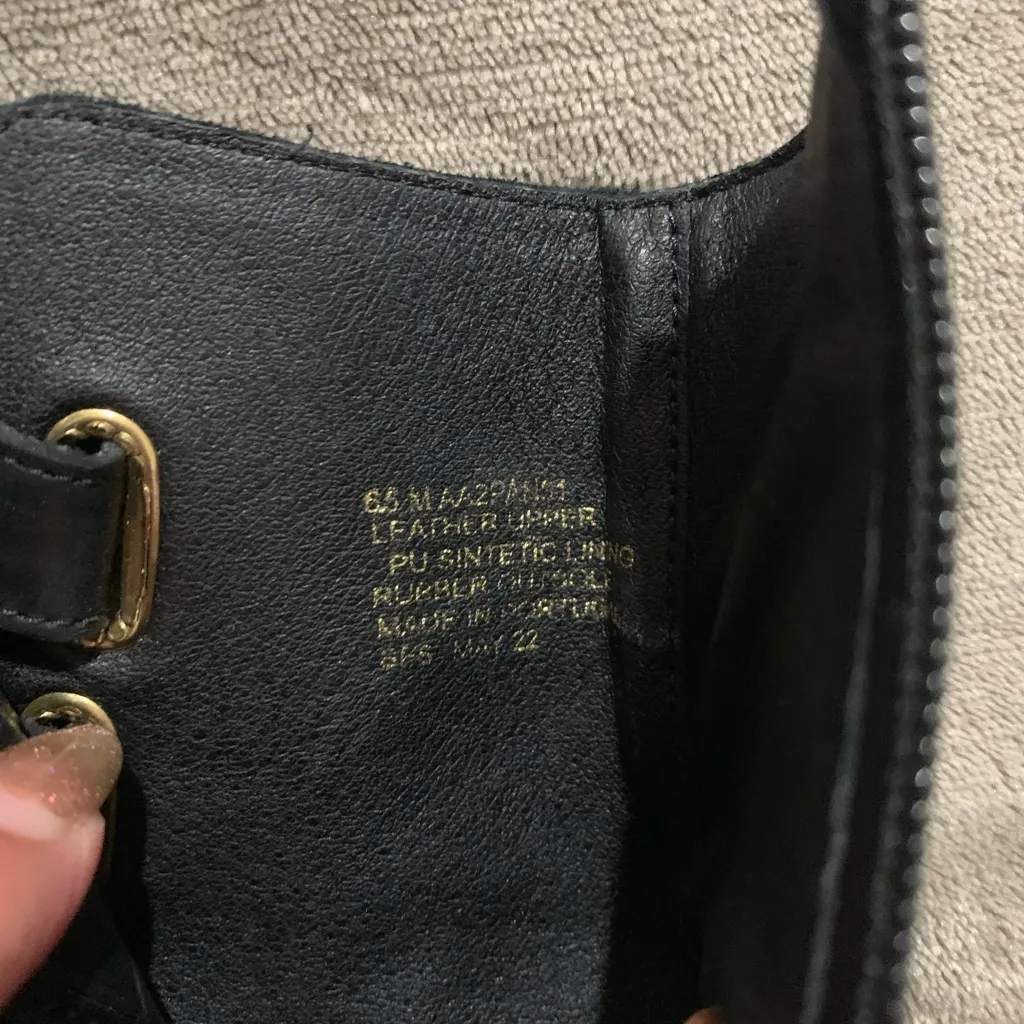 Andre Assous Black Ankle Boots with Gold Accents Size undefined - Image 4