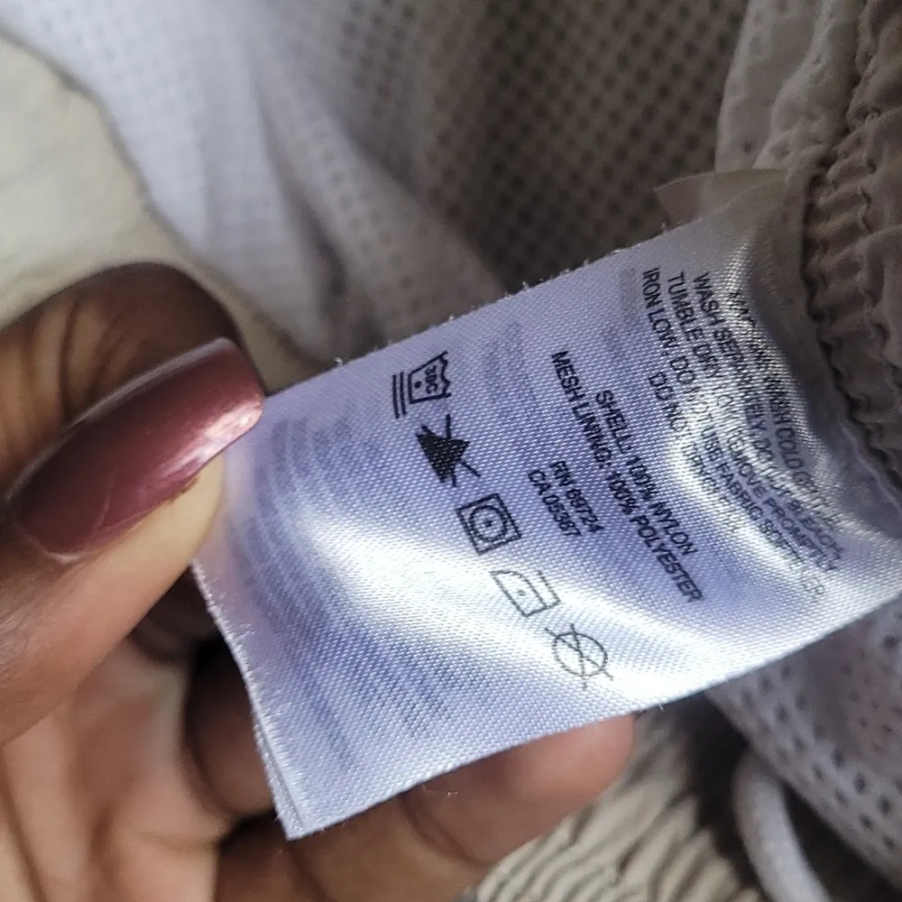 Columbia Shorts SIZE S - Image 3