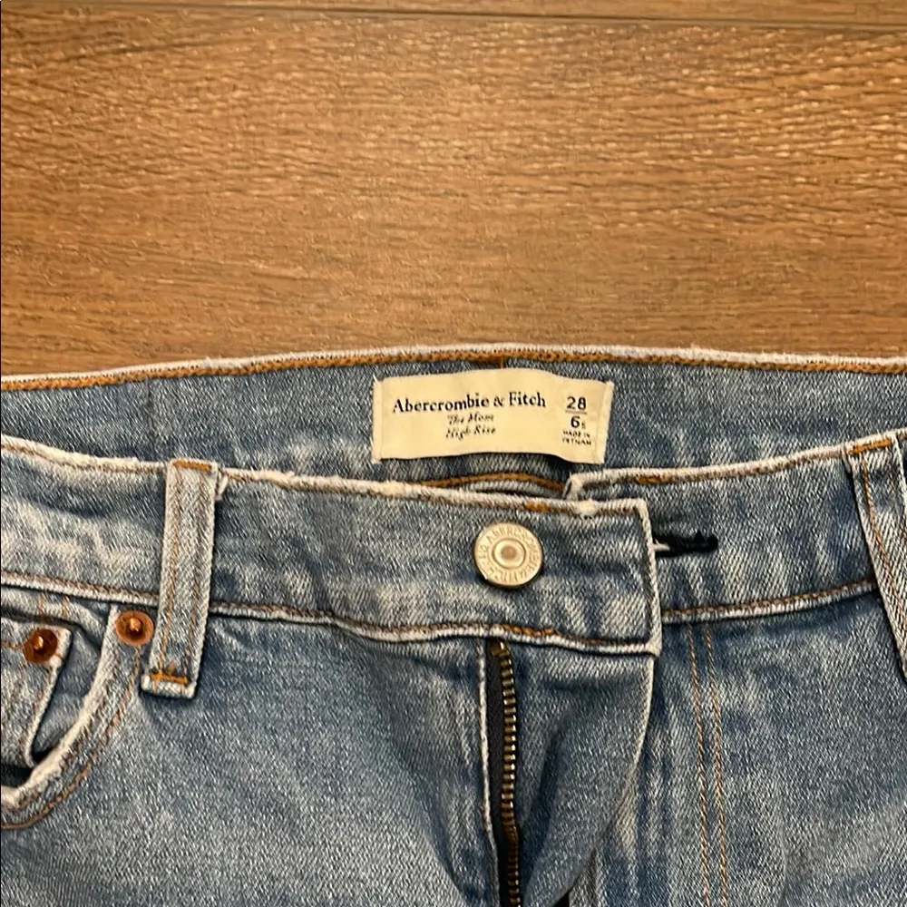 ABERCROMBIE- the mom high rise jean - Image 3