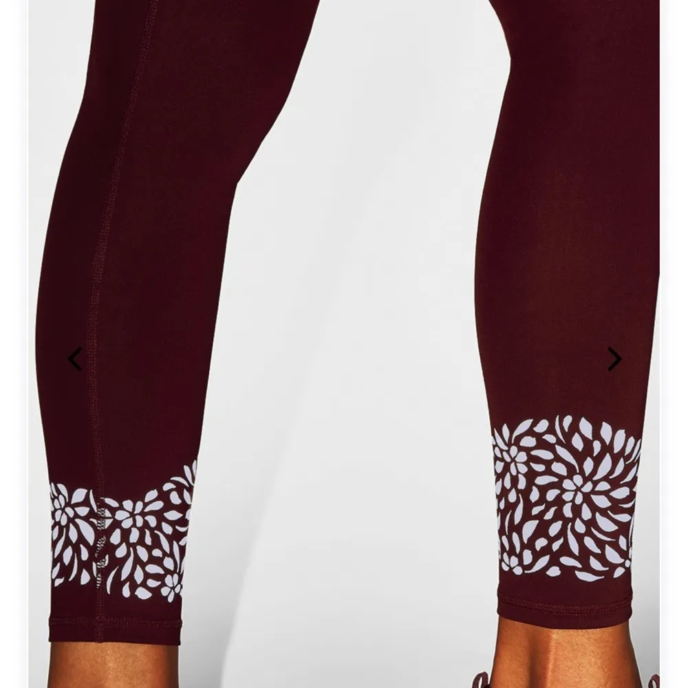 Fabletics Mid-Rise Reflective Powerlite 7/8 Leggings. Size Medium. EUC - Image 4