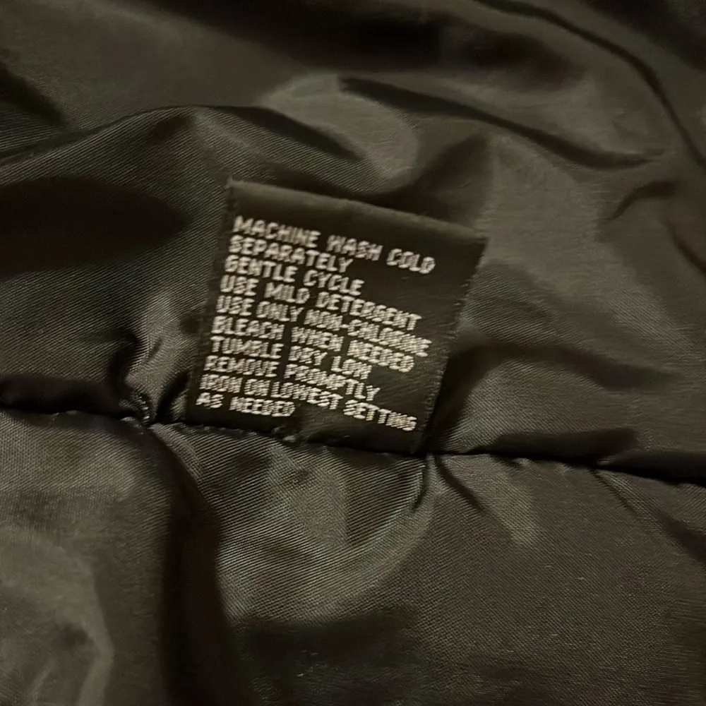 Izzi vintage Women's Black Winter Jacket Size Large - Image 10