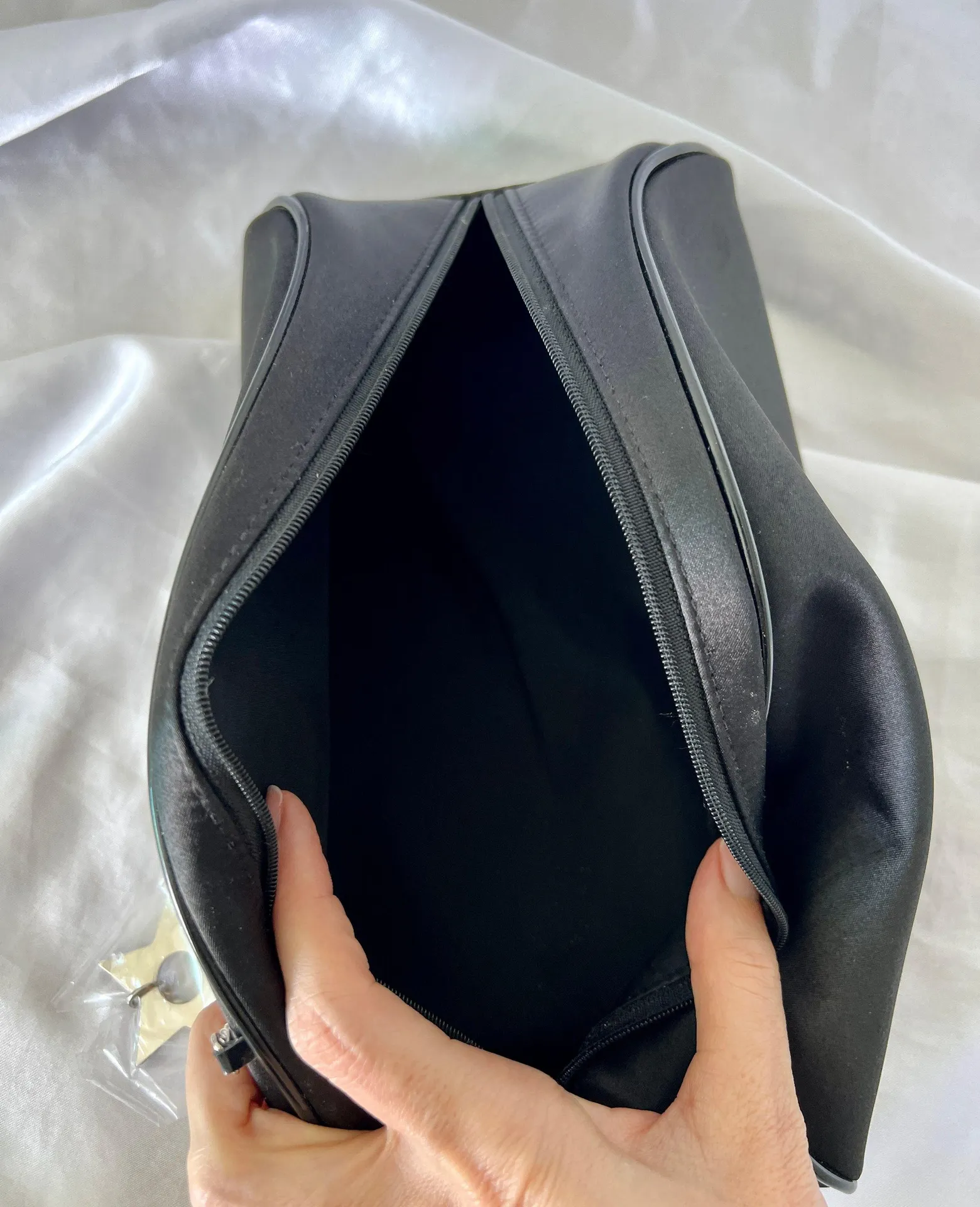 New rare Dior perfume cosmetic pouch - Image 5