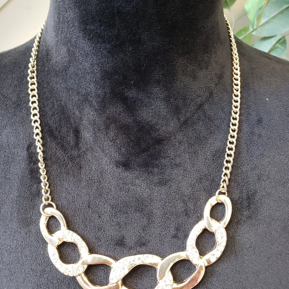 Womens Rhinestone Oval Link Curb Chain Bib Collar Necklace with Lobster Clasp - Image 3