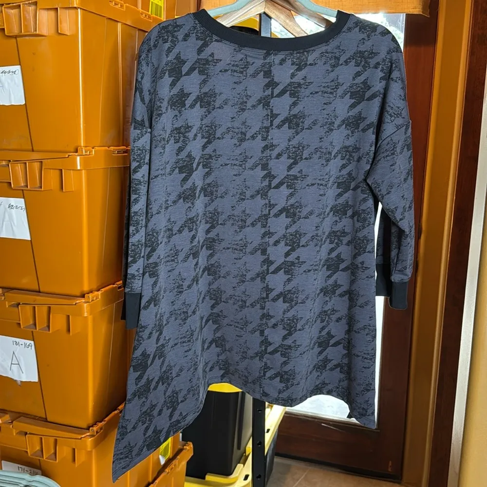 NWT LuLaRoe Cozy Kate 3/4 SLEEVE SHARKBITE TEE Blue & Black Houndstooth Sz Large - Image 11