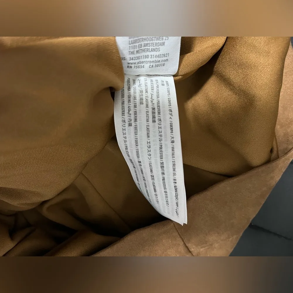 HOLLISTER Ultra Hi Rise Suede Wrap Mini Skirt Side Buckle Women’s Sz Small EUC - Image 7