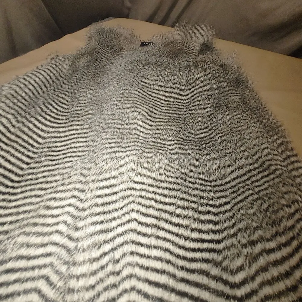 Faux Fur Striped Vest By Lunik Size L Black & Gray - Image 7