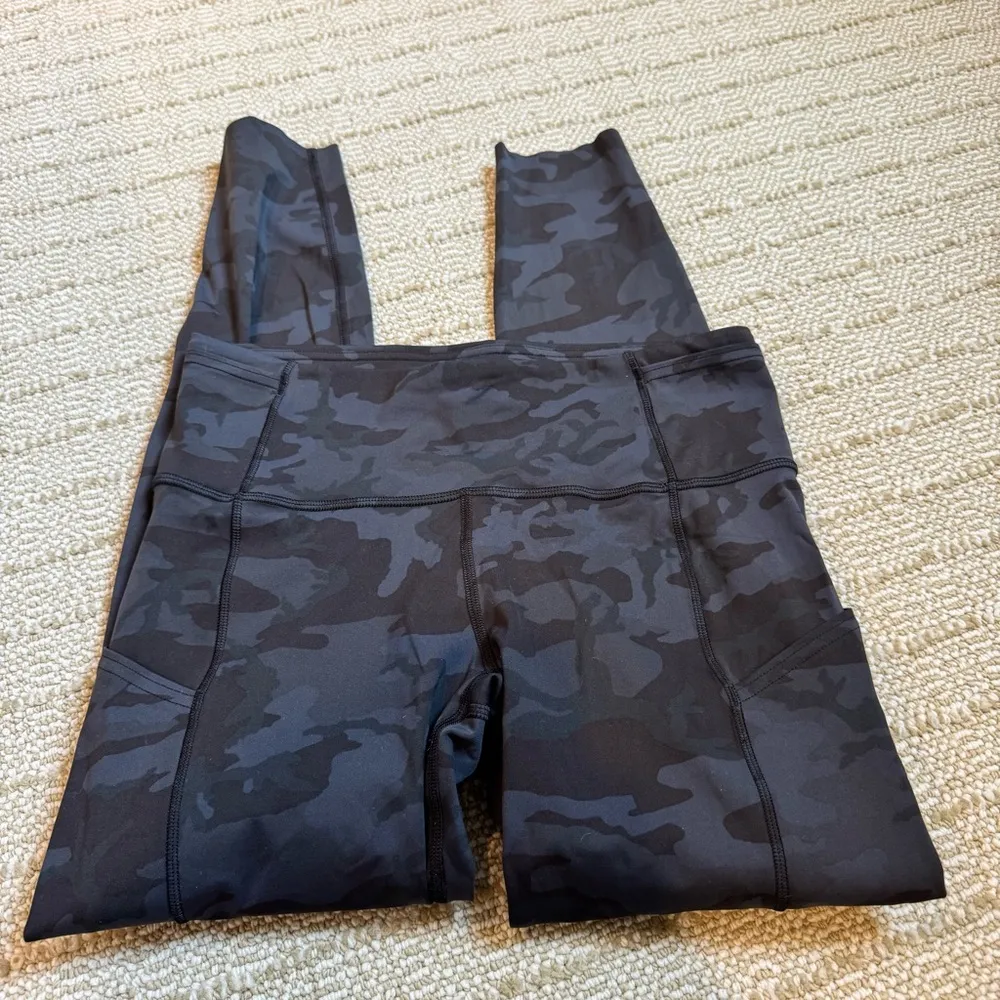 Lululemon Fast and Free Tight II 25" Camo Deep Coal Multi Camo | Size 6 - Image 7