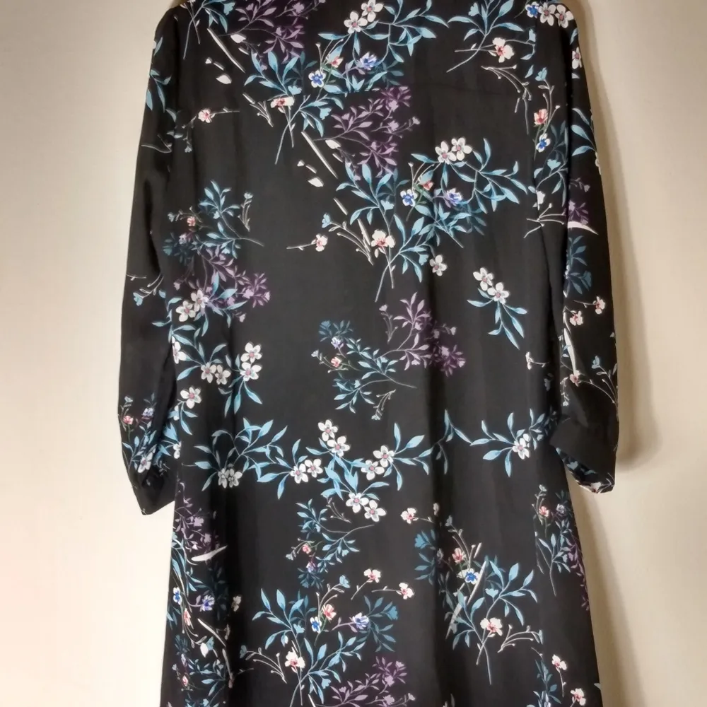 Cupio M Black Blue Flowered Tunic Top - Image 3