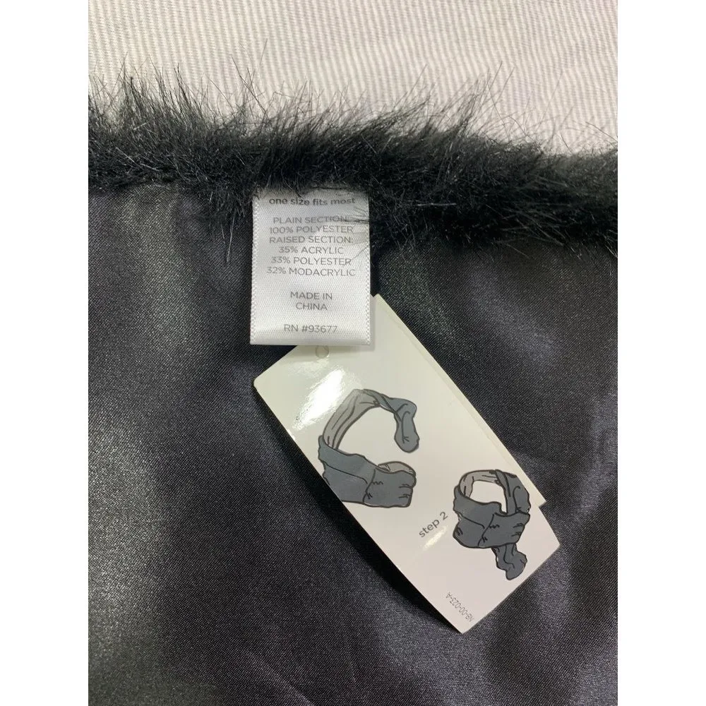 Women's Black & Tan Fuzzy Neck Cape Size undefined - Image 4