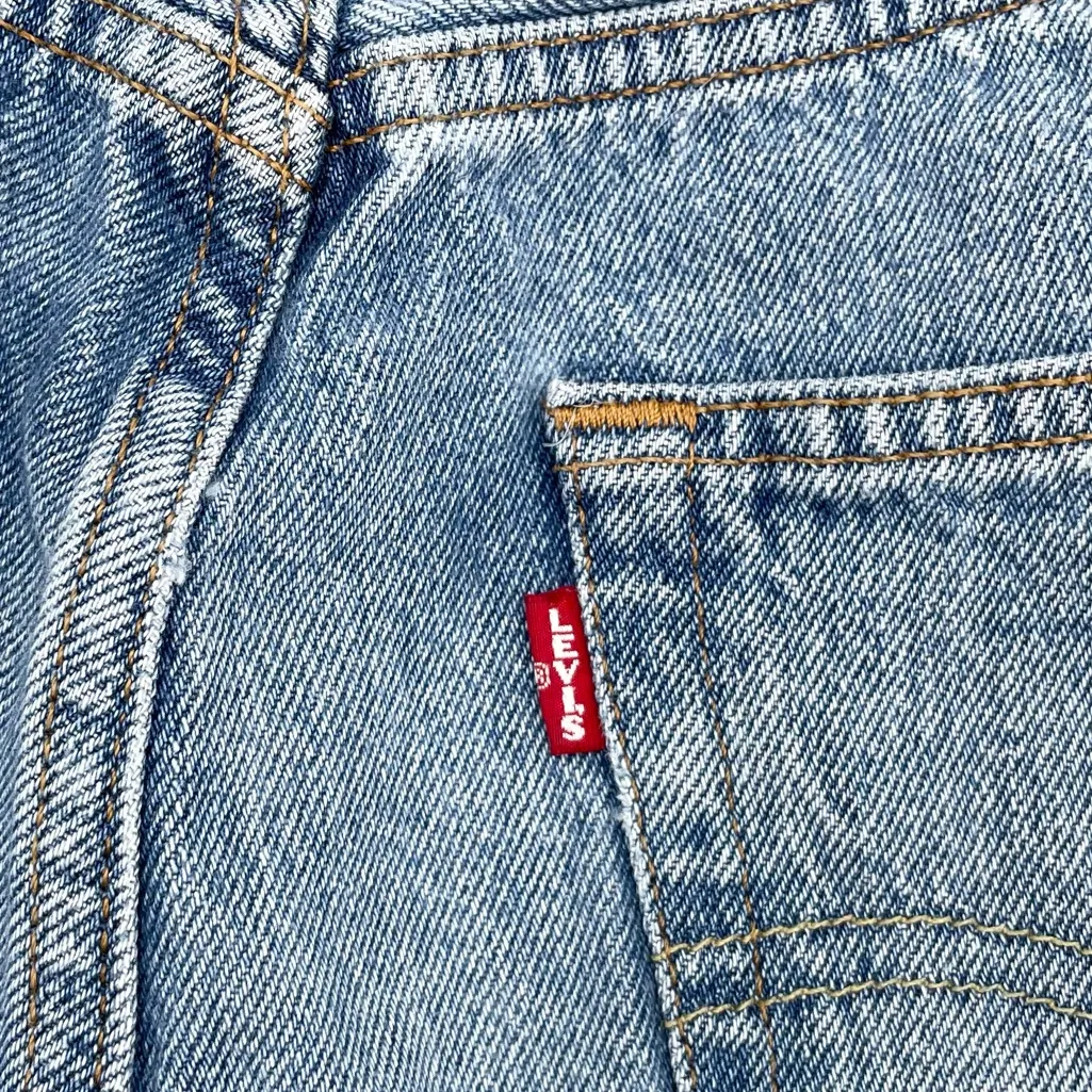 Levi's Premium 501 90s Cutoff Mid Thigh Jean Shorts Women's Size 28 Medium Wash - Image 10