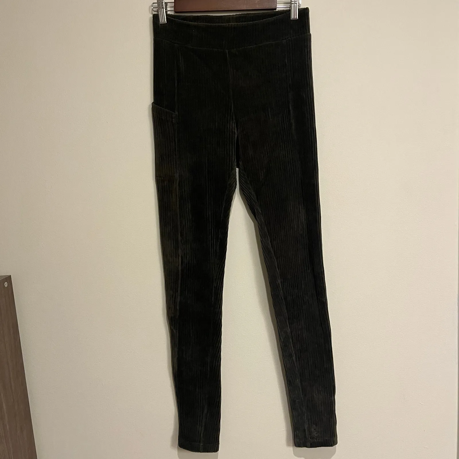 Kavu Leggings Stash Pocket Pants Olive Army Green Corduroy Velvet Ribbed Small - Image 3