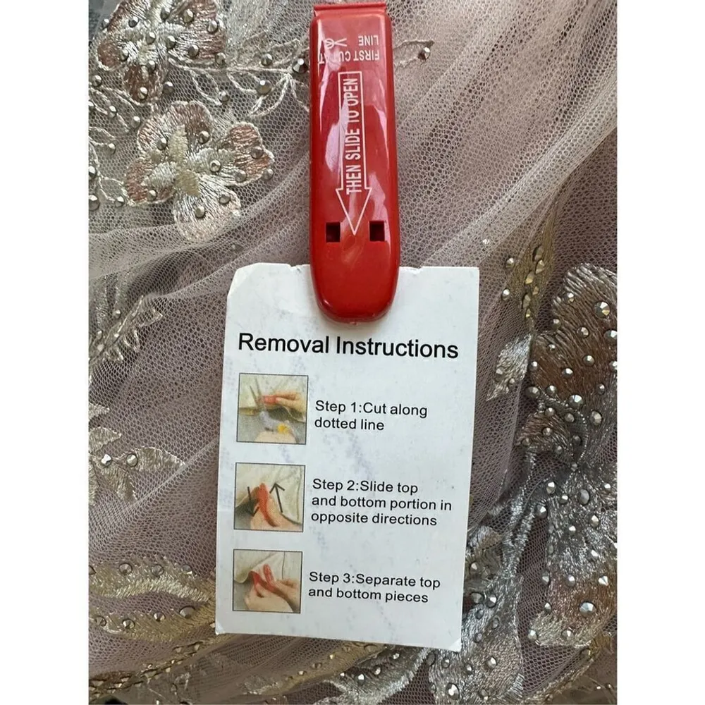 Mac Duggal Embroidered Lace Gown Vintage Lilac Size 14 - Image 7