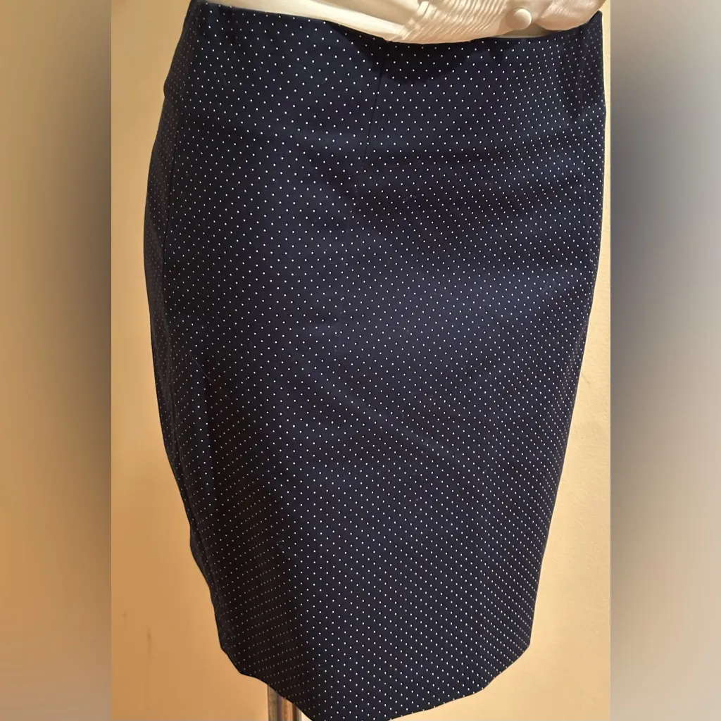 CYNTHIA ROWLEY Dark Blue White Poke Dote Mini Pencil Skirt Closure Zip In Back. - Image 3