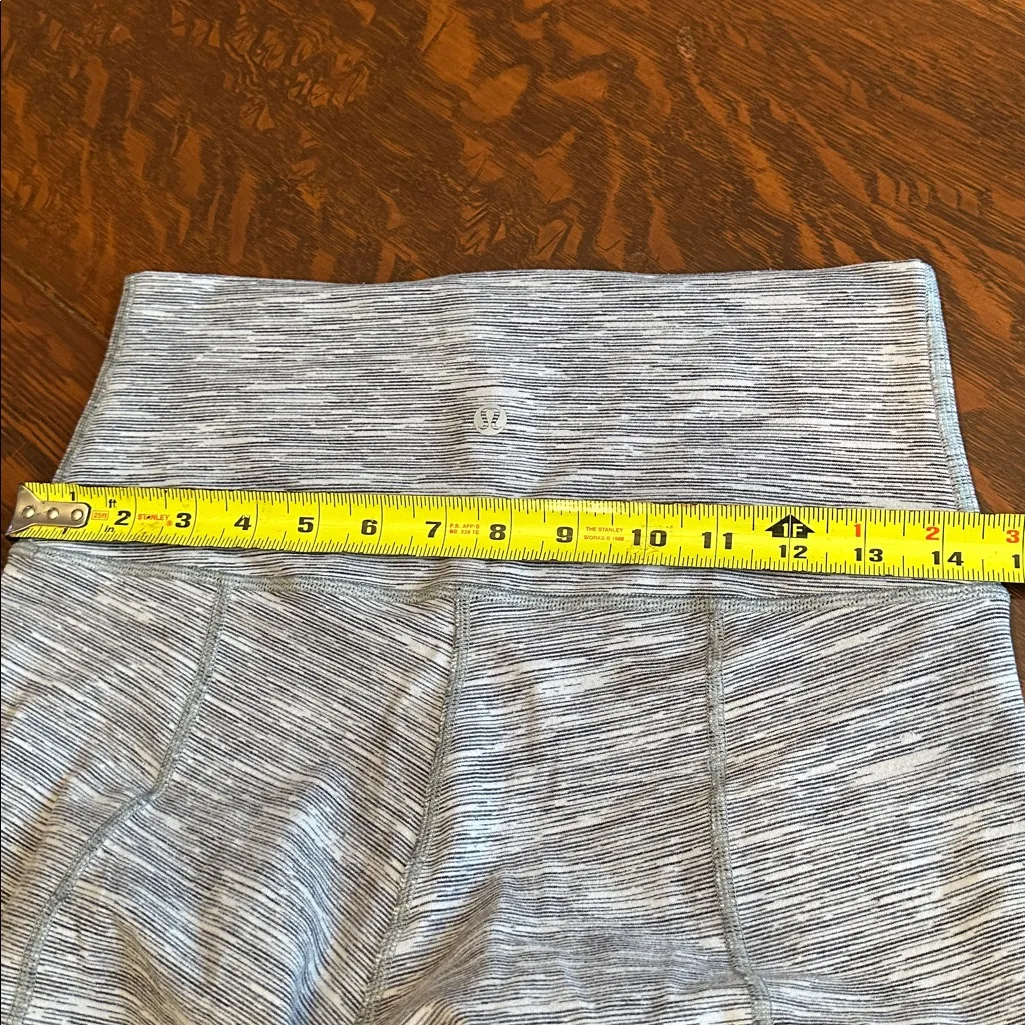 Lululemon Gray leggings with scalloped bottom - Image 8
