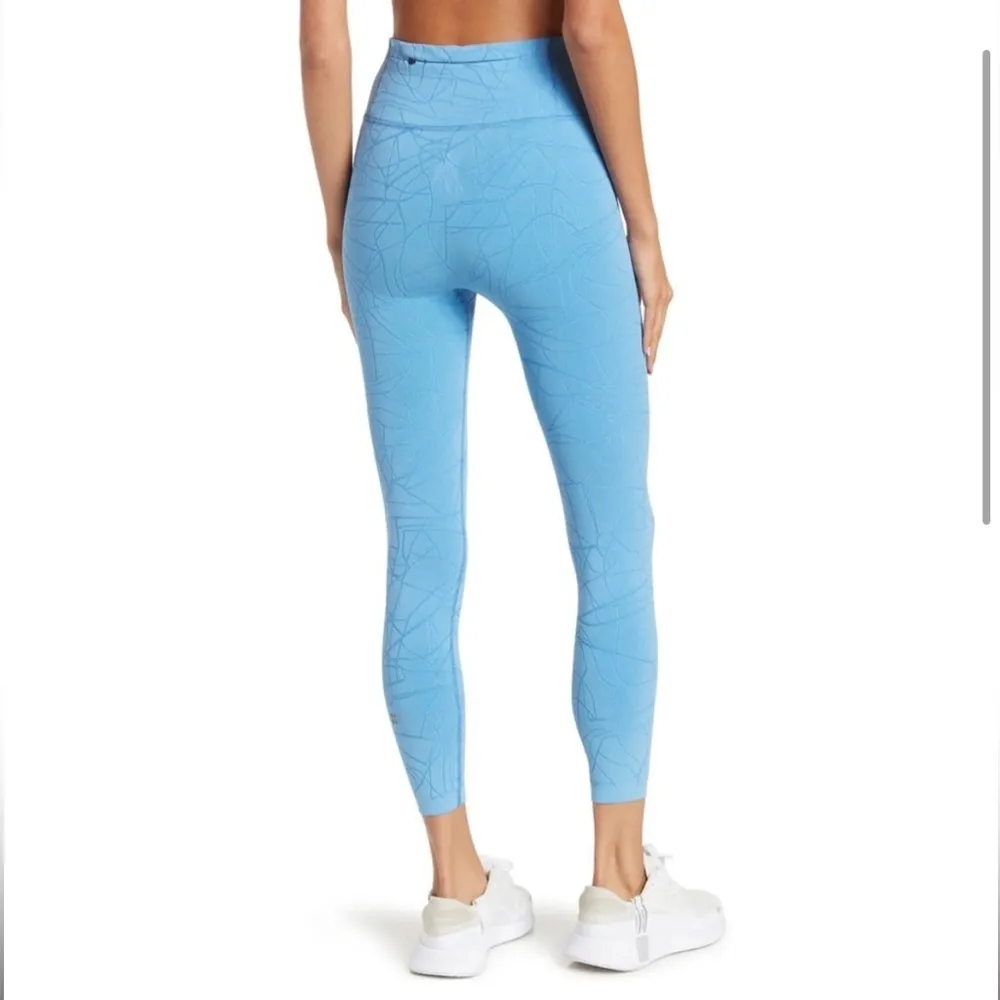 SWEATY BETTY Motion Jacquard 7/8 Leggings in Regatta Blue 112 - Image 2