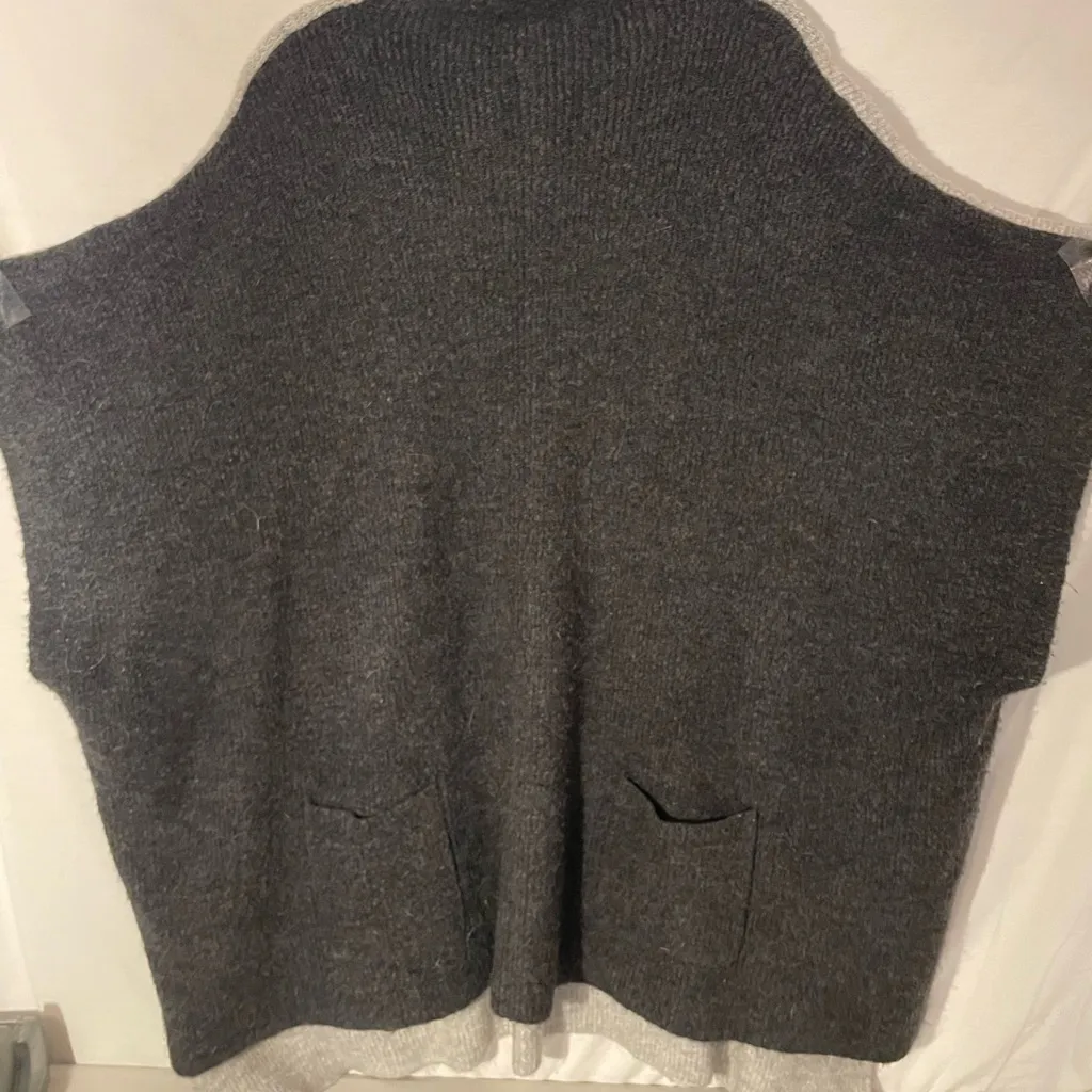 Romeo & Juliet Couture Charcoal & light gray cape 13in sleeve hole size M/L - Image 2