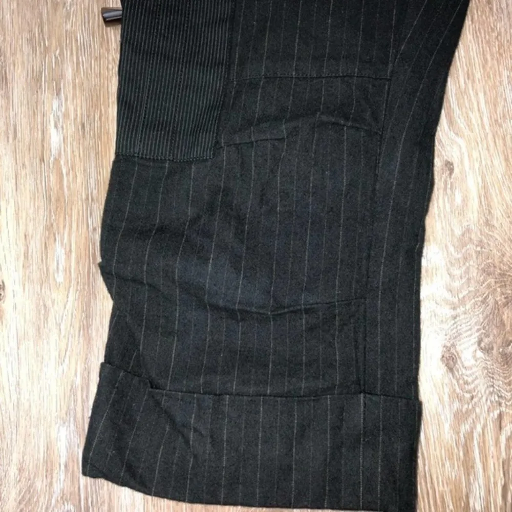 Joie  Charcoal Pinstriped Cuffed Cropped Toggle Cargo Pants Size 6 - Image 3