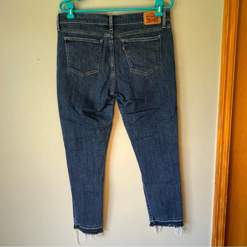 Levi Strauss & Co 711 Skinny Distressed Jean Size 31 - Image 2