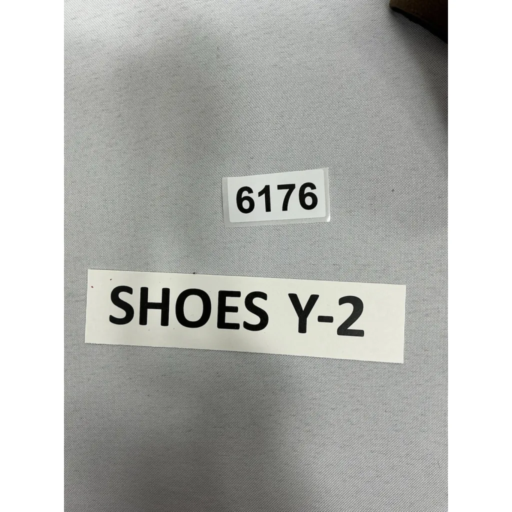 Womans Clarks Ankle Boot 7.5M Brown Side Zip Round Toe Buckle Accent - Image 9