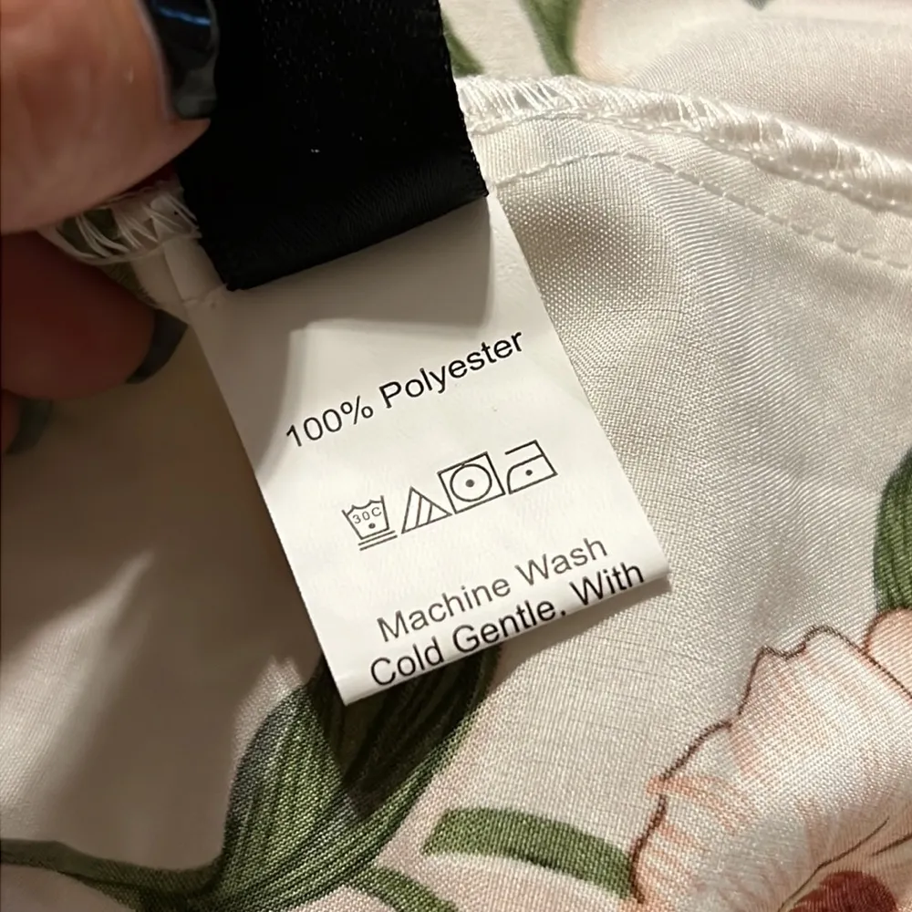 SHEIN size large floral print cami sundress white red pink overall floral print - Image 7