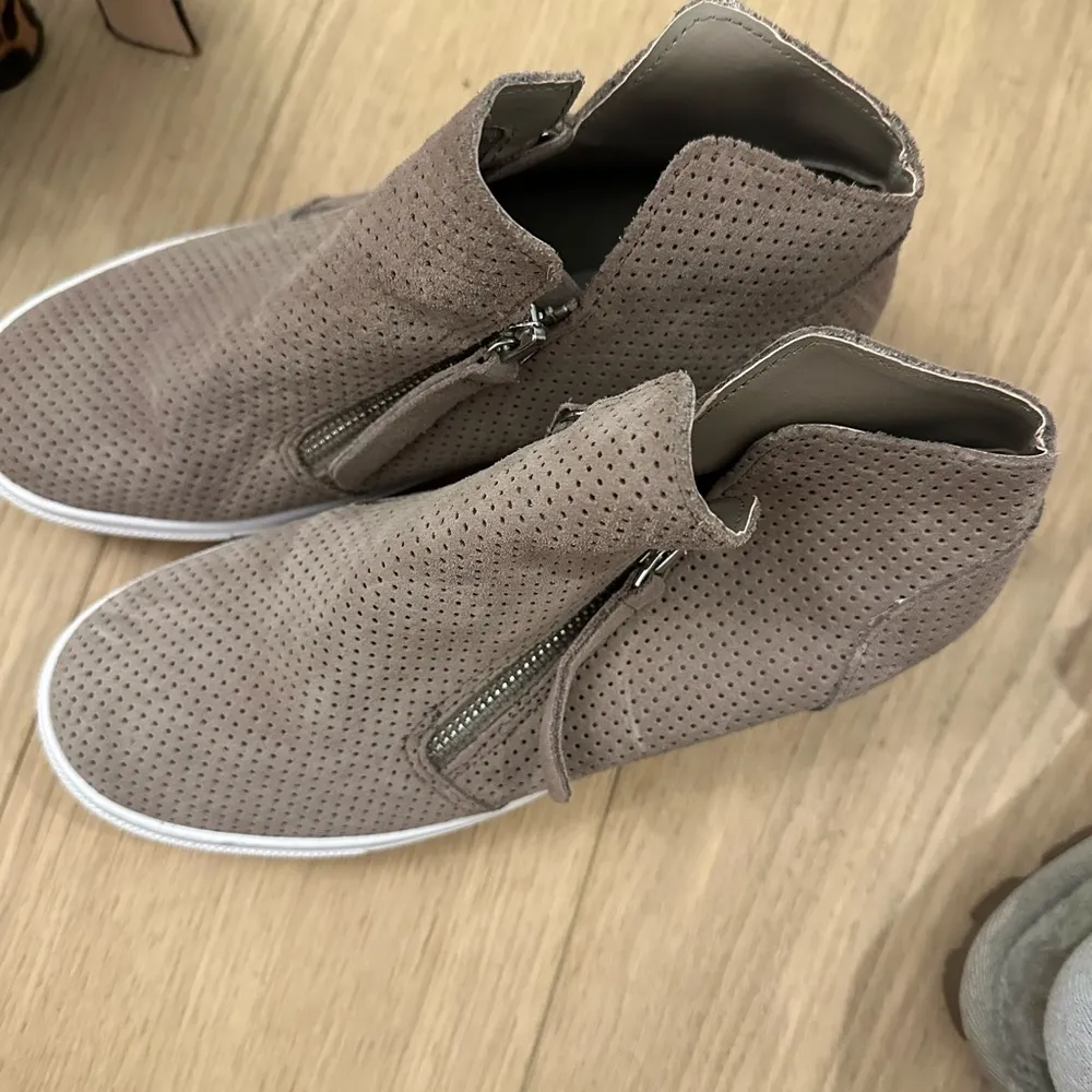 Steve Madden NEVER WORN - Image 2