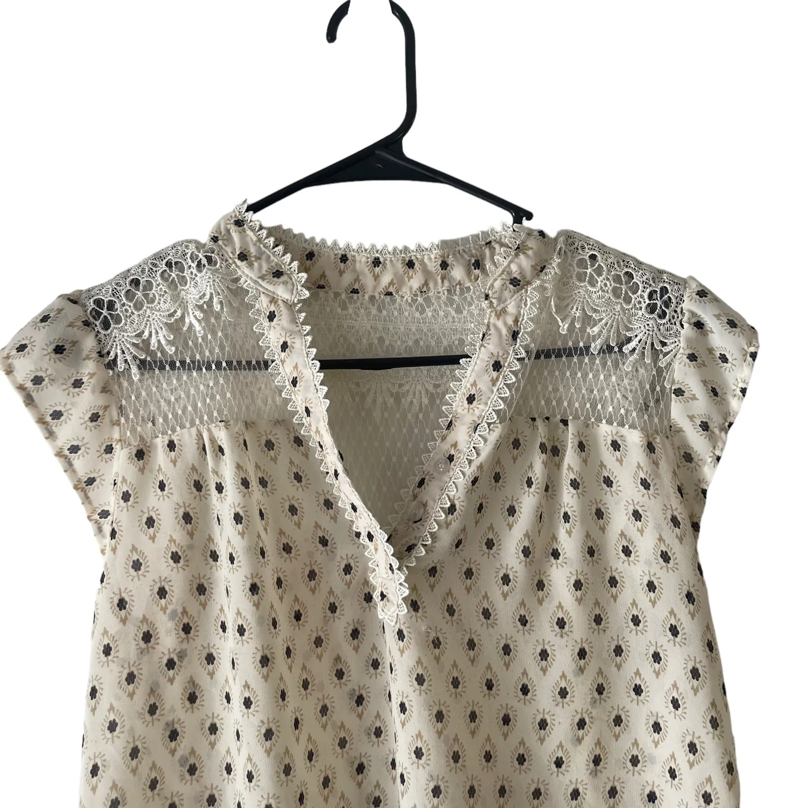 Miss Daisy  Women's‎ Size Medium Floral Printed Lace Boho Sheer Blouse - Image 2