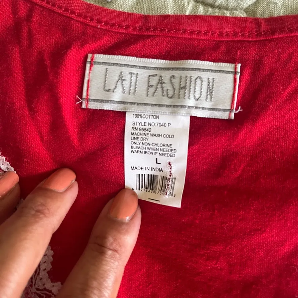 Red Teddy Bear Tee Size M - Image 5