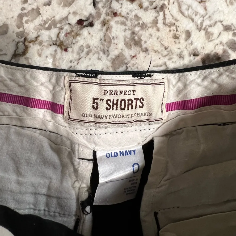 Old Navy Favorite Khakis Perfect 5" Cotton Blend Black Shorts Size 0 - Image 4