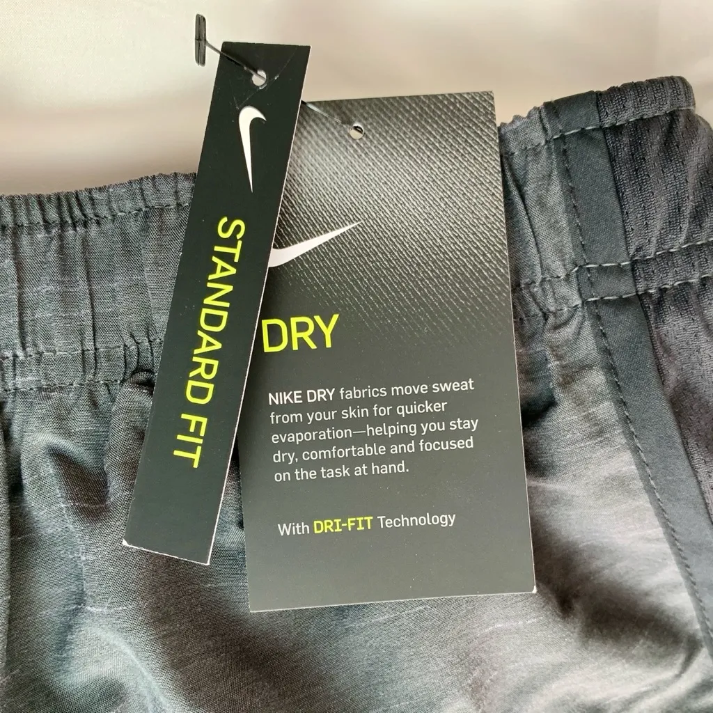 Nike Women's DRI-FIT Tempo Running Shorts Heather Gray Blk Size S - Image 8