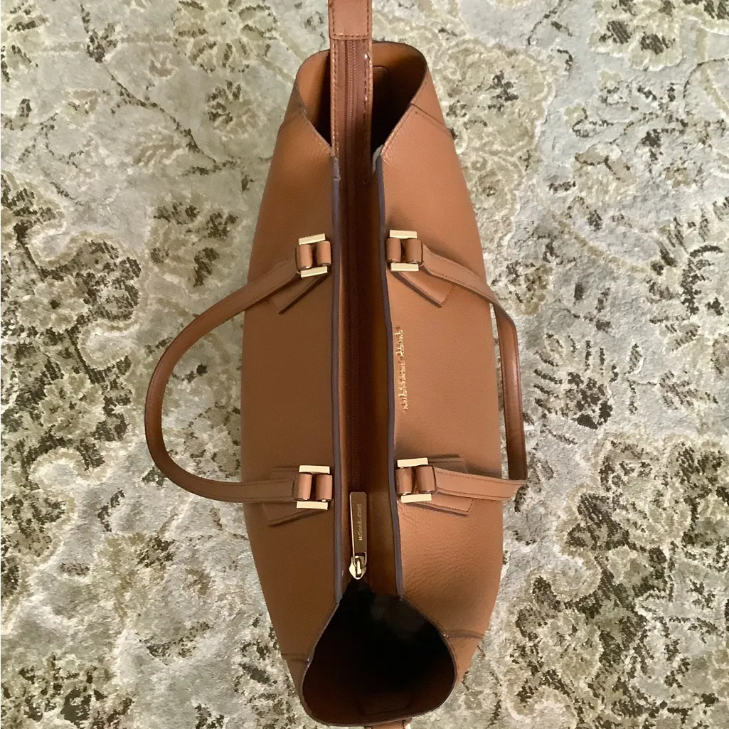 Michael Kors Kimberly tote bag 🌷🌷🌷 - Image 5