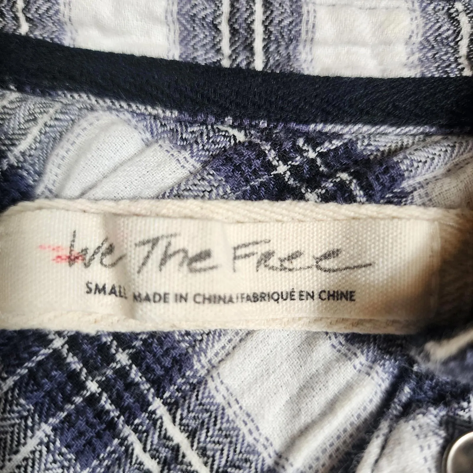 We The Free Plaid Flannel Button Up Shirt Cropped Oversized Womens Small Black - Image 3