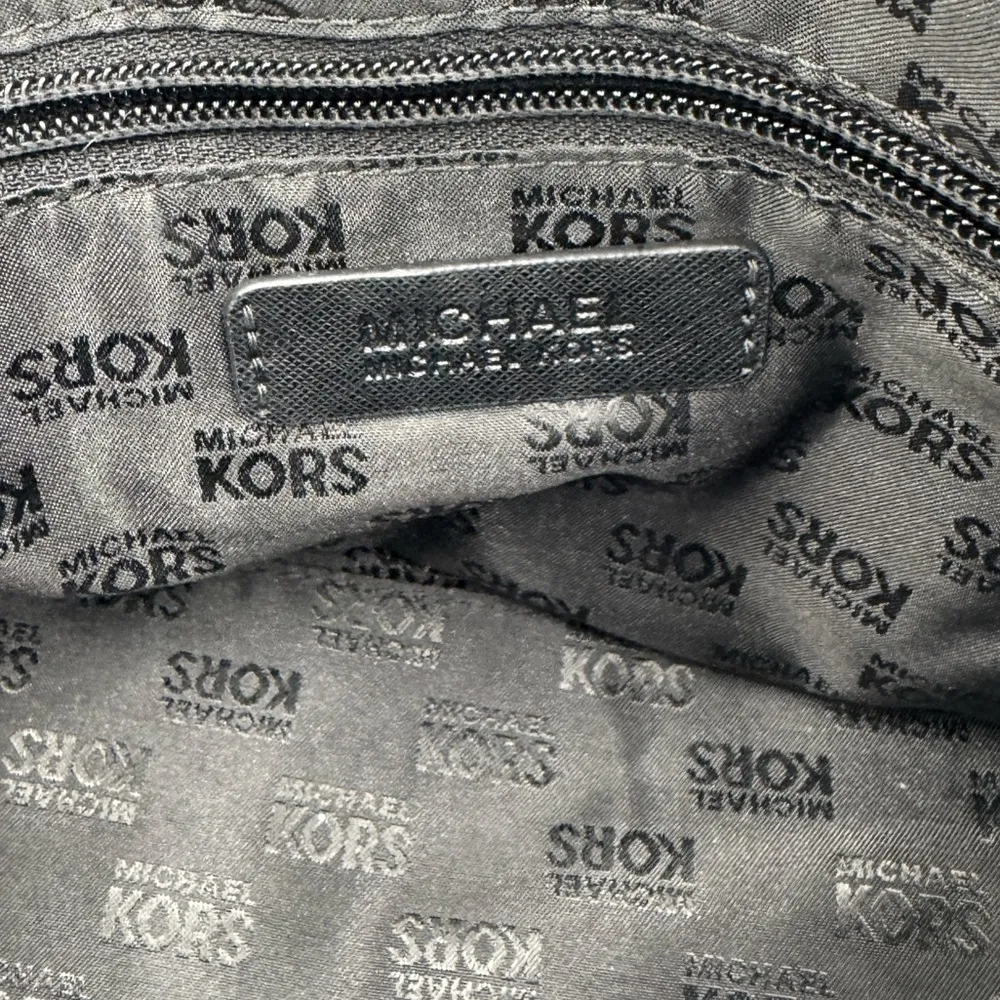 Michael Kors Black Saffiano Leather Cindy LG Dome Crossbody Bag Style: 38S8XCP3L - Image 5