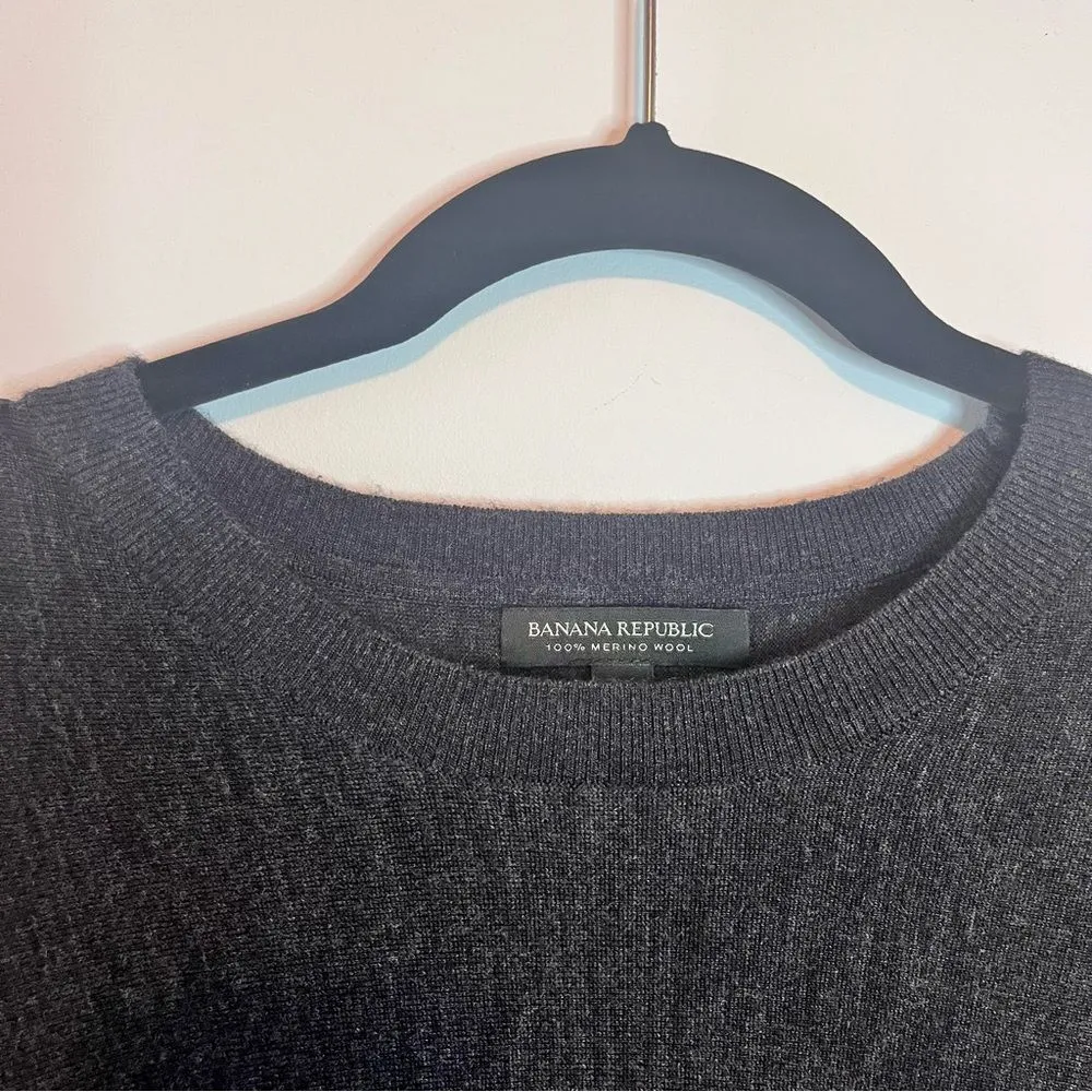 Banana Republic 100% Merino Wool Handkerchief Edge Sweater - Image 3