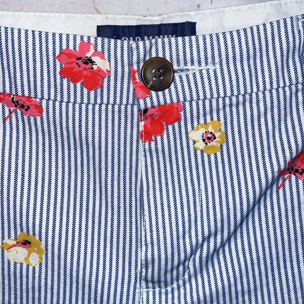 Old Navy Short Womens 12 Striped Floral Red Yellow Summer Casual Cotton flat - Image 3