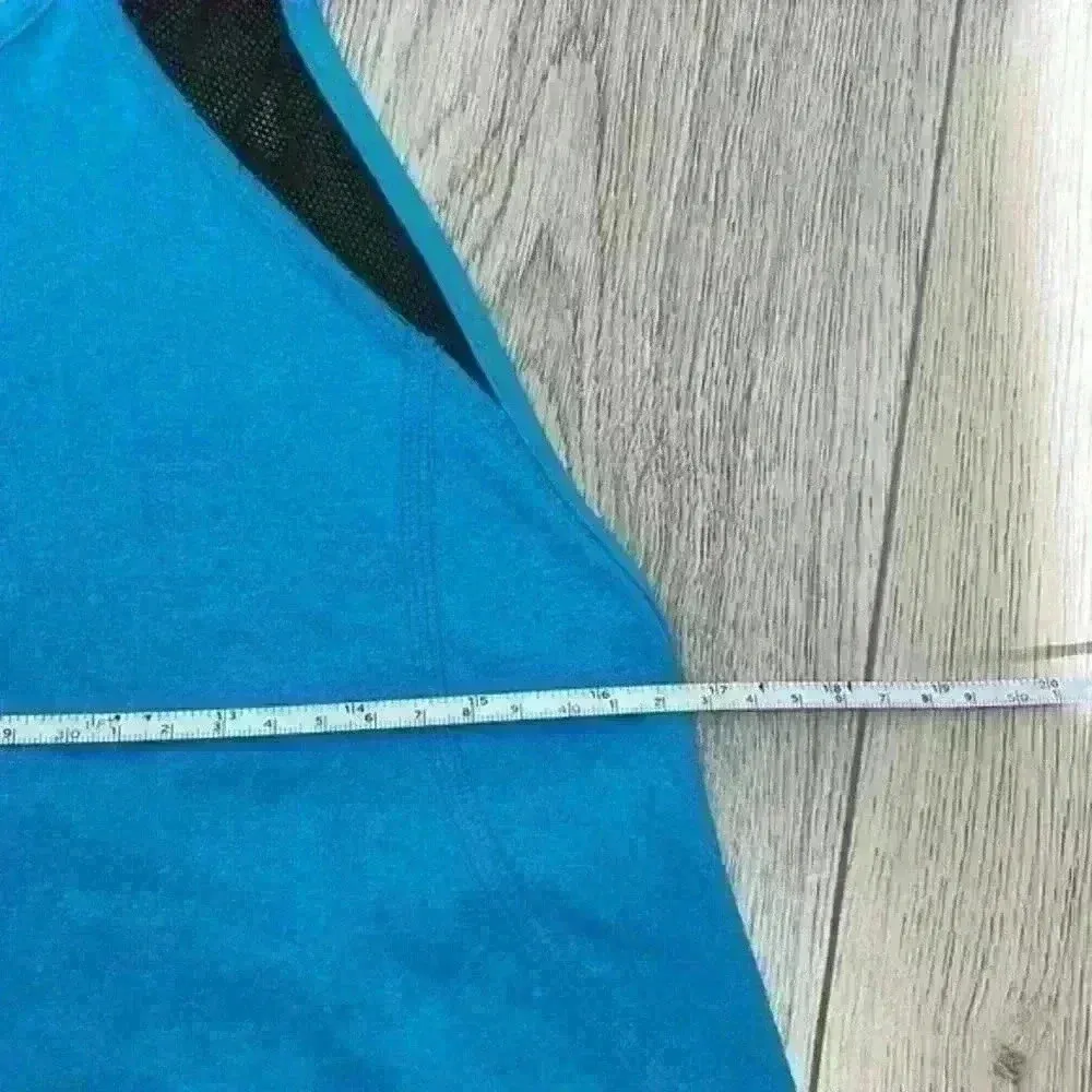 Nike Blue Dry-Fit Tank Top Size Medium - Image 10