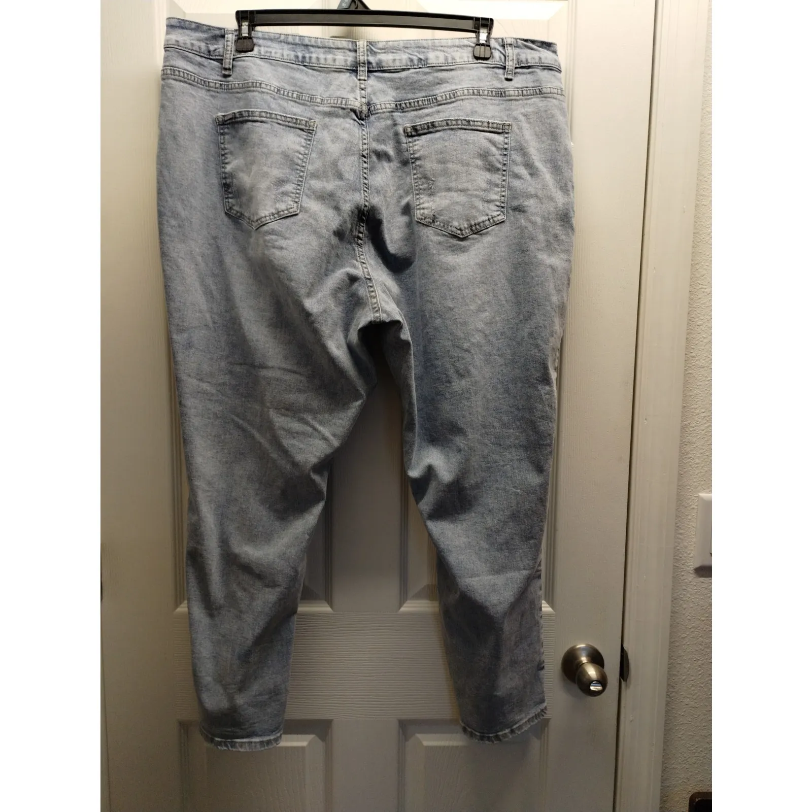 City Chic Size 20 Button Fly Light Wash Distressed Harley High Rise Crop Jeans - Image 2