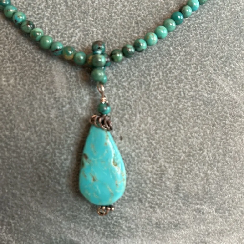 Vintage southwest silver tone and turquoise necklace and hoop earrings set Blue - Image 9